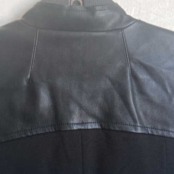 CLEARANCE SALE!! Edyson Women's Black Blazer - Picture 11 of 12